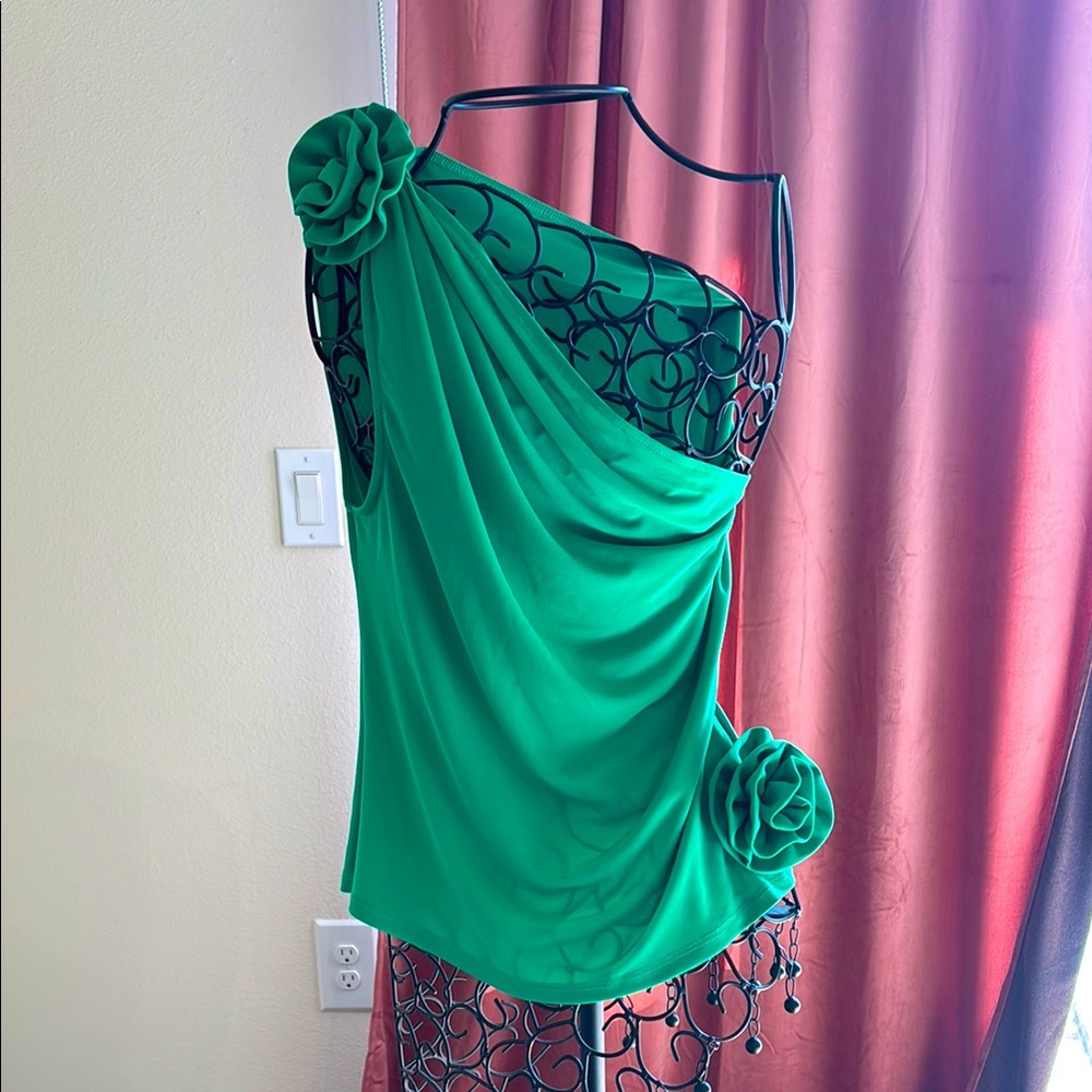 Elegant Green One-Shoulder Dress